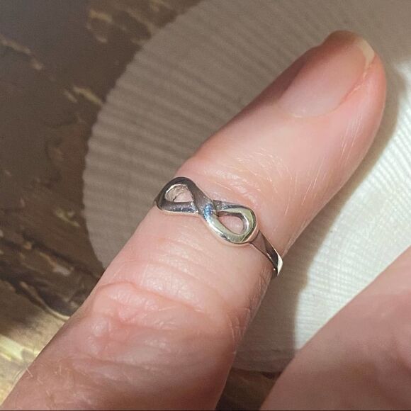 Sterling Silver Infinity Toe Ring Midi Ring - Picture 3 of 4